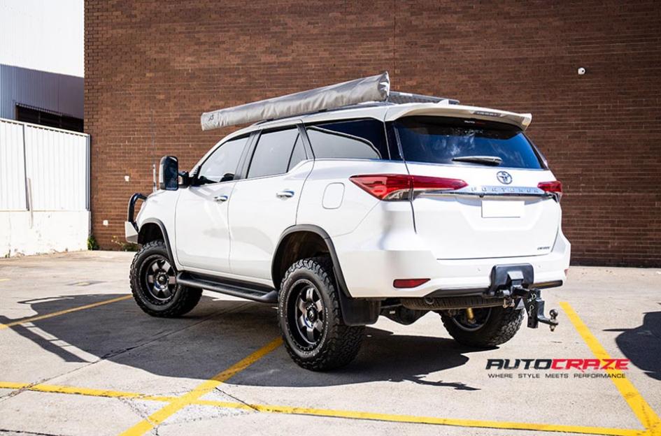 TOYOTA FORTUNER PODIUM MATTE GUN METAL